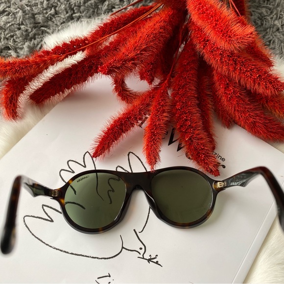 Carrera Gradient Round Women's Sunglasses - Picture 3 of 6